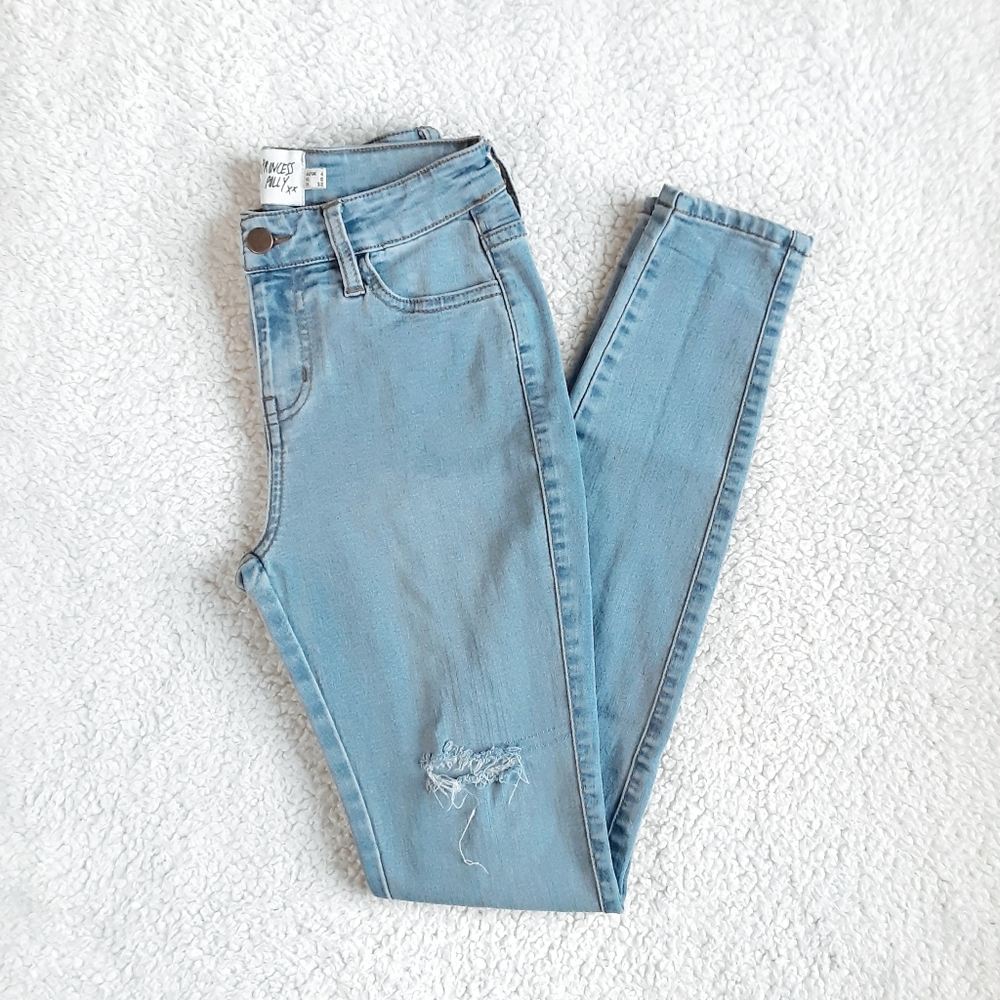 PRINCESS POLLY High Rise Distressed Lightwash Skinny Jeans Size 0 / 23 / 24